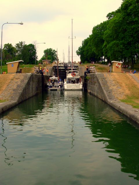 pliki/Strona/Strony/Podroze/Daleko_od_domu/Jak_po_pewnych_schodach_trafilismy_do_USA/fot.02.jpg pliki/Strona/Strony/Podroze/Daleko_od_domu/Jak_po_pewnych_schodach_trafilismy_do_USA/fot.02.jpg