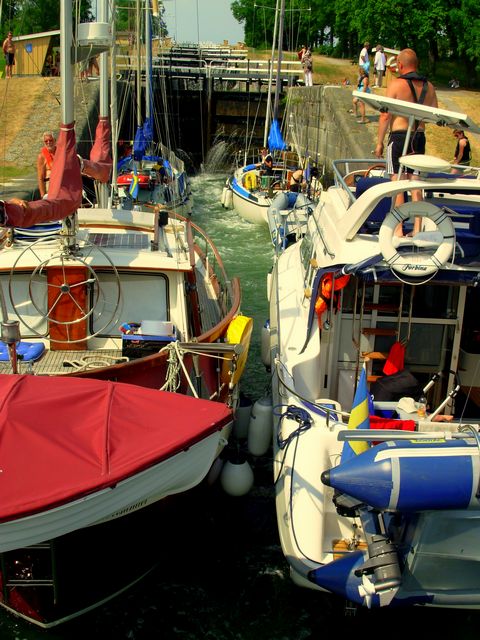 pliki/Strona/Strony/Podroze/Daleko_od_domu/Jak_po_pewnych_schodach_trafilismy_do_USA/fot.03.jpg pliki/Strona/Strony/Podroze/Daleko_od_domu/Jak_po_pewnych_schodach_trafilismy_do_USA/fot.03.jpg